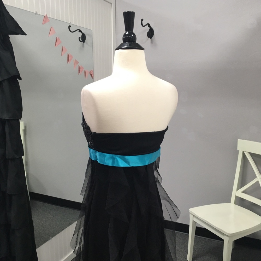 Prom dress - Picture 3 of 4
